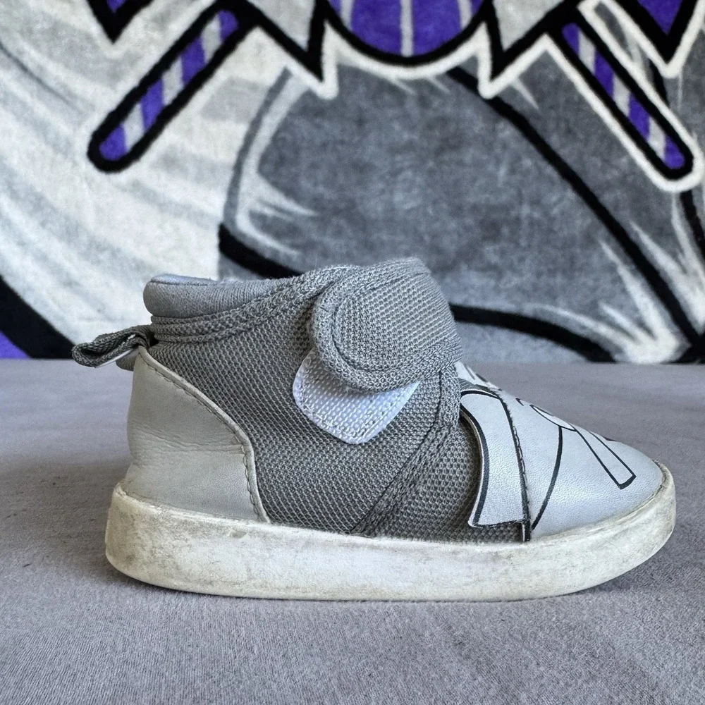 Size 4c - ikiki Mo Willems' Elephant Gerald Squeaky Toddler Shoes V1‎ | Gray